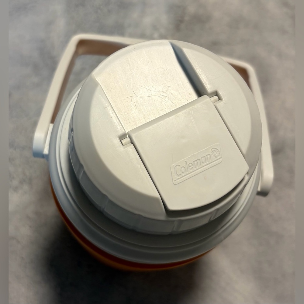 NWOT Coleman small liquid jug.